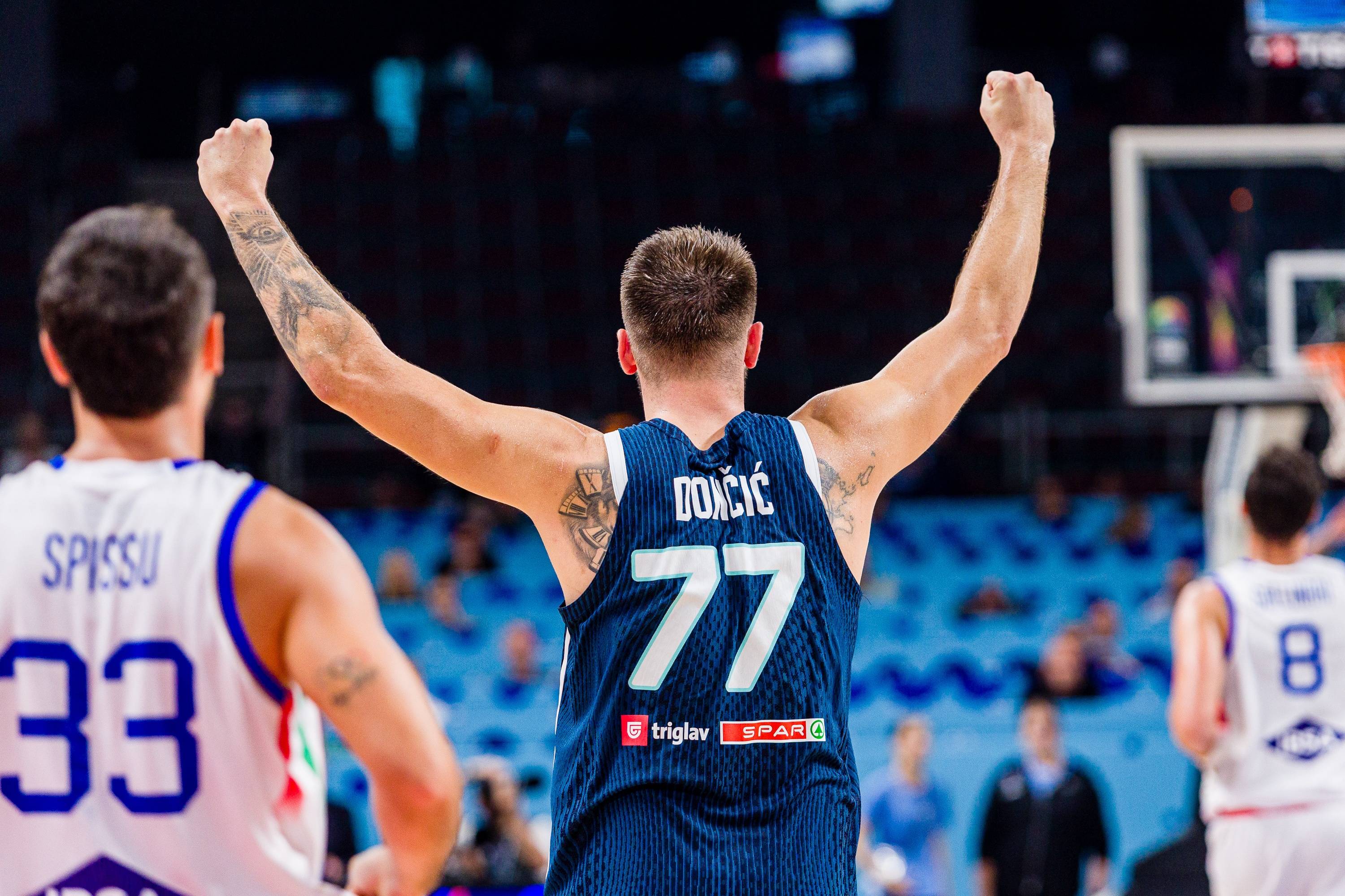 东契奇迎来二十赛季高光表现，澳大利亚队球迷沸腾！的简单介绍